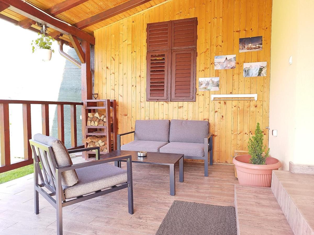 Casa De Vacanta Ayan Harman Exterior photo